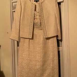 Lovely cream colored Tahari wedding dress